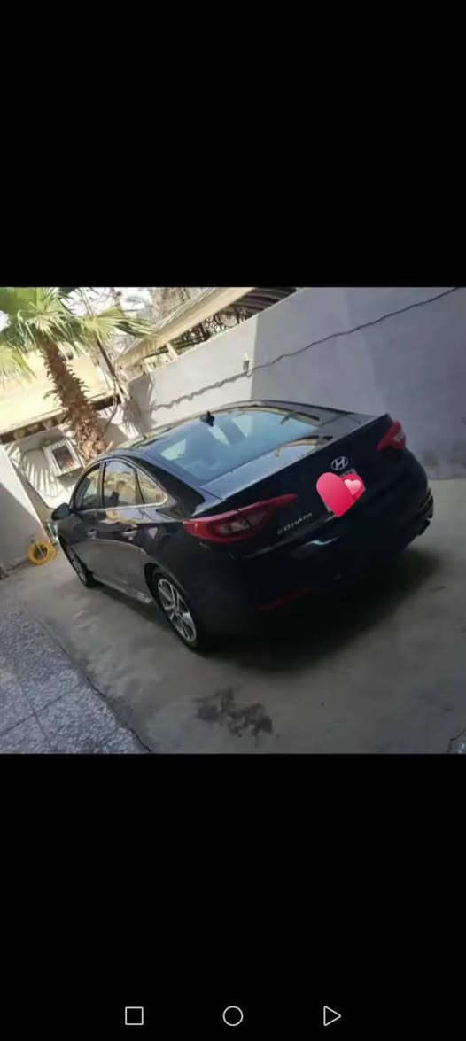 السلام عليكم للبيع سوناتا 2017 ماشيه 115 الف وارد امريكي حادثه جاملغ بارد بدون ايرباك مواصفات عاديه 4 سلندر 2400 السعر 120  مكاني بغداد الشعب للتواصل *********** و قابل للمراوس ب سياره 7 راكب وخاص مفتوح
