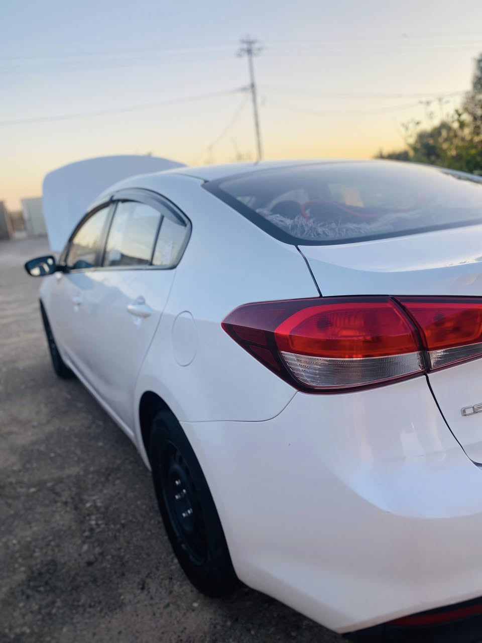 سيراتو 2017 رقم اربيل كفالة عامه 
بيه ملاحظات شويه كير محرك شاصي كفالة عامه  ماشيه 117 الف حقيقي سبير ما نازل 
تبريد ثلج تخم تايرات صدر جديد  
مكان واسط صويرة اتصل ***********✅
