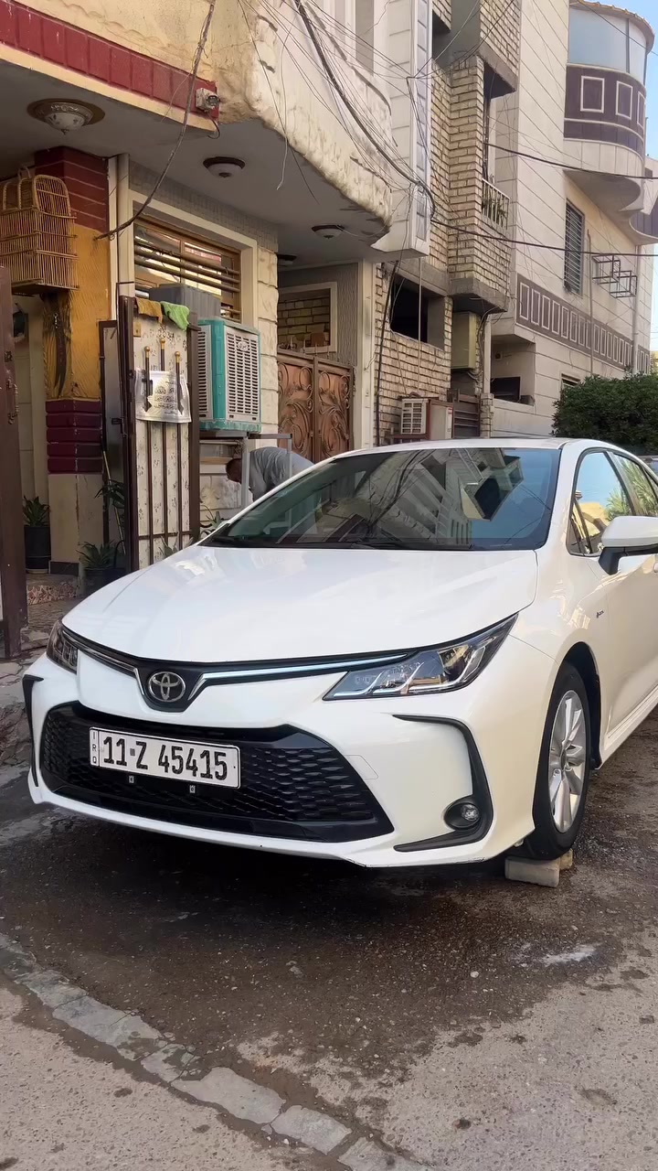 كورلا هايبرد 24 كدامكم السيارة ماشية 40 الف مسويلها عازل حراري جام 200$ دوسات بلادية ودوسات الحوضية ام التكم عدتها وسبيرها بعدهن شركة بيها طخة خفيفة بجاملغ الخلفي ممصلحه ترجع pdr مراوس ب النترا 23،24،25 فول مواصفات لمتد امريكية 
***********
