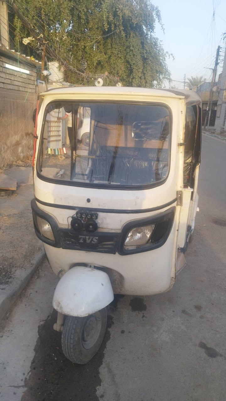 tvs 17... مكينة 21
مكينة 21 جديدة أوراق 7 كاملة 
كلجات جديدة كلشي جديد ..
التكتك متروكة نقص بس سلف ..
ب 2300 وبيها مجال مكاني بغداد حي الجهاد 
***********
