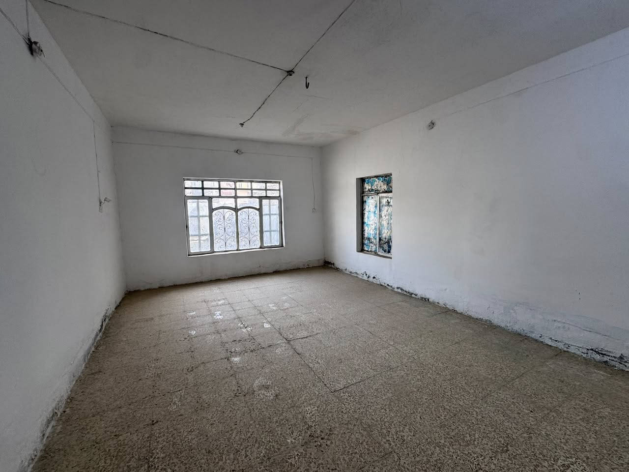 #للايجــــــــــــار  
دار طابقين
يحتوي على…….
ثلاث غرف نـــوم وصاله وكليدور ومطبخ ومجمع صحيات 
وكراج كبير وحديقه 

الموقع: حي العسكري شارع المكاتب مقابل المركز صحي 

مبلغ الايجار : 475 الف قابل للتفاوض

________________________
للاستفسار على باقي  التفاصيل 
لطفاً الرجاء الاتصـــال او مرآسلتنا على الواتساب ⤵️
🔻🔻
سيد رائد    
📞0️⃣7️⃣8️⃣3️⃣1️⃣1️⃣6️⃣1️⃣6️⃣4️⃣1️⃣             
سيد حسين
📞0️⃣7️⃣8️⃣7️⃣2️⃣5️⃣7️⃣4️⃣7️⃣3️⃣3️⃣

              او وآتســــــاب📲

المكـــــتب ☎️ 
***********
‏‎     🧱#مكتب_عقارات_سيد_رائد🧱

               🏗️ #مــوقع_المكتب🏗️
📍 حــــله  شـــارع نــــادر الــرئـــيسي  مقابل شارع الطب العدلي 

_______________________
#تنوية / لمن يرغب عرض عقاره فـــي صفحتنا يرجى الاتصال بنا 
_______________________
أنتبــه🔻🔻
🔳#الصفحه_الرسميه_للمكتب_فقط✅

#عقارات_الحله #بيع_وشراء ،#عقارات #بغدادالعراق #الحله #مشاهيرفيسبوك
#مكتب_عقارات_سيد_رائد 
#الاول
