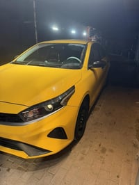 كيا فورتي 23 حادثها بسيط دعاميه خلفيه  وطخه خفيفه بين البابين  السعر 1...