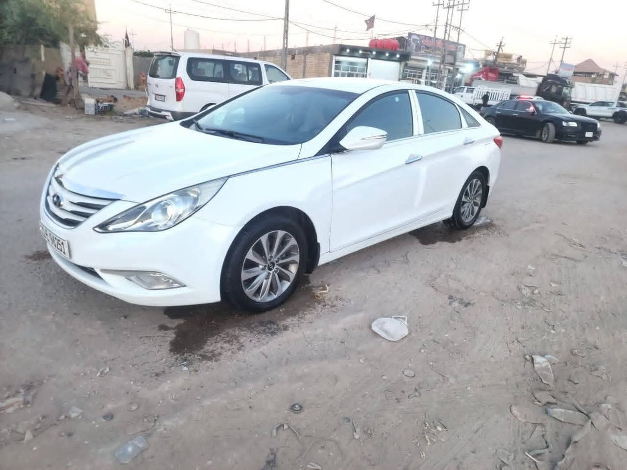 سيارة سوناتا خليجي موديل 2014كفاله عامة ماعدة بارد بالجاملغ الايسر رقم بغداد الانكليزي باسمي 
المواصفات 
تحكم ستيرن 
شفتات بالستيرن 
مري شفط 
اشاير بالمري 
تبريد قطعتين 
السيارة خير من الله ماشية 132الف تخم تاير جديد 
مكان السيارة بغداد المحمودية 
السعر 140 وبيهة مجال بسيط 
***********
