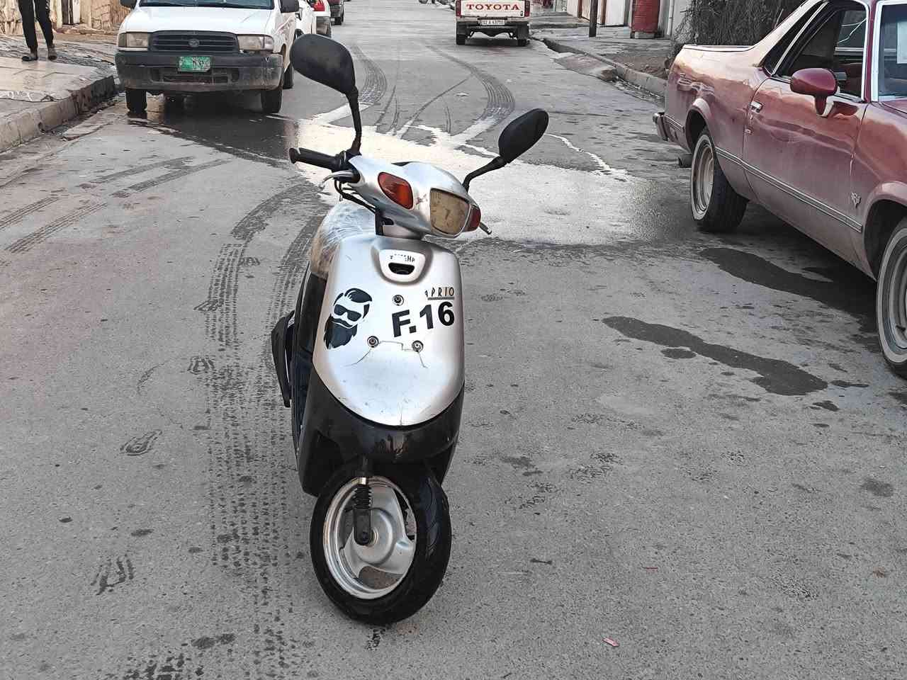 سلام عليكم دراجه بوتين للبيع 
شاصي شرط معمر  تحريكه ومعدل فول النضافه گدام العين وايرمنيه كامله بس الكيج عاطل السعر (225)بي مجال 
التواصل خاص او ***********
