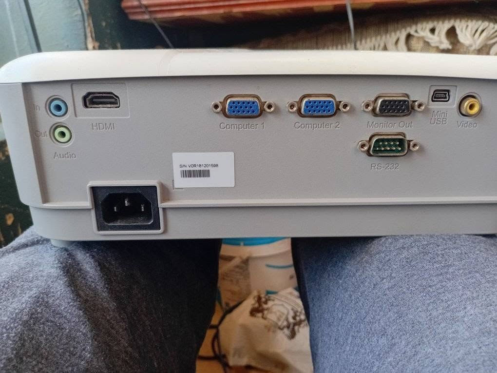 بروجيكتور فيو سونيك للبيع بحاله ممتازه استعمال خفيف بدون ريموت وبكبلاتو الاصليه كابل باور وكابل hd وكابل فيجا لان


**إذا كنت صاحب هذا الإعلان وتريد حذفه لأي سبب، رجاءا أرسل رسالة إلى الدعم الفني**