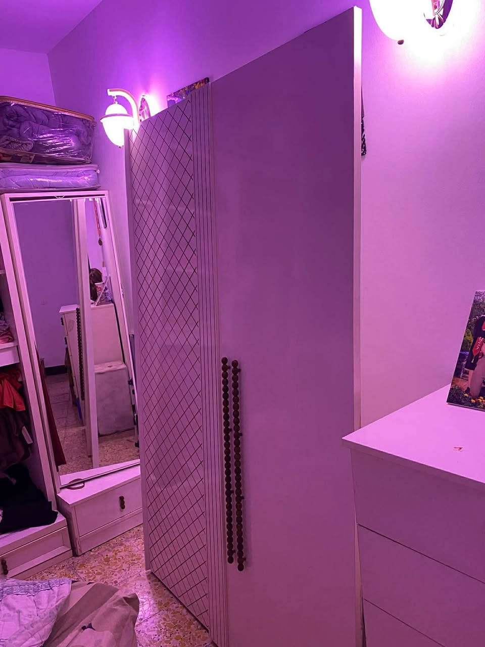 سلام عليكم اغراض بيت للبيع غرفه 9 قطع سرير مخزن نضيف جدا سعرها 500 كورنر تركي تكمه اي ضرر مابي سعرا 300 بي مجال بسيط والبقيه لاستفسار ع الخاص


**إذا كنت صاحب هذا الإعلان وتريد حذفه لأي سبب، رجاءا أرسل رسالة إلى الدعم الفني**