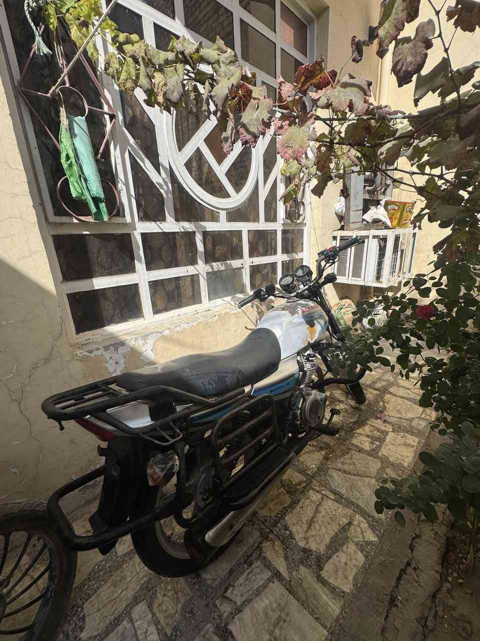 الآن .
السلام للبيع دايون عضم. موديل ٢٠٢٠ ارواق اصولي دراجه نضيفه. مكينه مكفوله. ممفتوحه. ابد. تايرات جدد دبلات جدد اصلي كشن مدوشم جلد اصلي. كهربأيات كلها شغاله بااتري جديد متخسر عليها دينار. مكاني جف. سعرها ٩٥٠ وبيها مجال ***********
