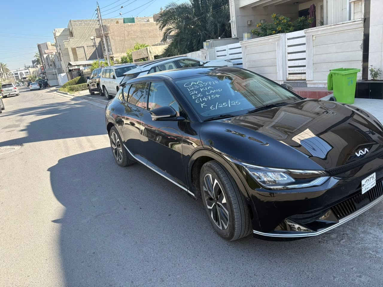 كيا EV6 كهرباء كامل موديل 2024
لون اسود 
قاطعه مسافة 21 الف
بطارية ليثيوم 
‏تمشي بالشحنة من 550 الى 600 كيلو 

‏
‏الإضافات  :
‏• دفع رباعي 
. ثلاثة انظمة قيادة
. خزن وميموري كراسي
. كراسي جلد
. تدفئة ستيرن 
.گير ماوس 
‏• شاحن لاسلكي Wireless Charger
‏• مقاعد كهرباء - مدفأة 
‏• بصمة تشغيل
‏• حساسات ركن خلفية
‏• مانع انزلاق
‏• مثبت سرعة Cruise Control
‏• أضوية زينون 
‏• مصابيح LED أمامية وخفلية
‏• اشارات عالمري الجانبيه مع النقطه العمياء
‏• تحكم ستيرن جهتين مع قيادة ذاتيه 
‏• مري طوي كهرباء
‏• نظام ملاحة - Navigation
‏• هاند بريك كهرباء
‏• اضاءة ليد داخلية Ambient lighting
‏• 8 وسائد هوائية Airbags
‏والعديد من الاضافات
السعر 155 ورقه 
تبديل بنيد نفس اللون جاملغ نفس اللون 
بدون دواخل 
السياره موجوده في بغداد المنصور 
السيارة للبيع فقط بدون مراوس 
للاستفسار الاتصال 

‏‬ ‬ ‭‬ ‭ ‭+964 783 145 5285‬


**إذا كنت صاحب هذا الإعلان وتريد حذفه لأي سبب، رجاءا أرسل رسالة إلى الدعم الفني**