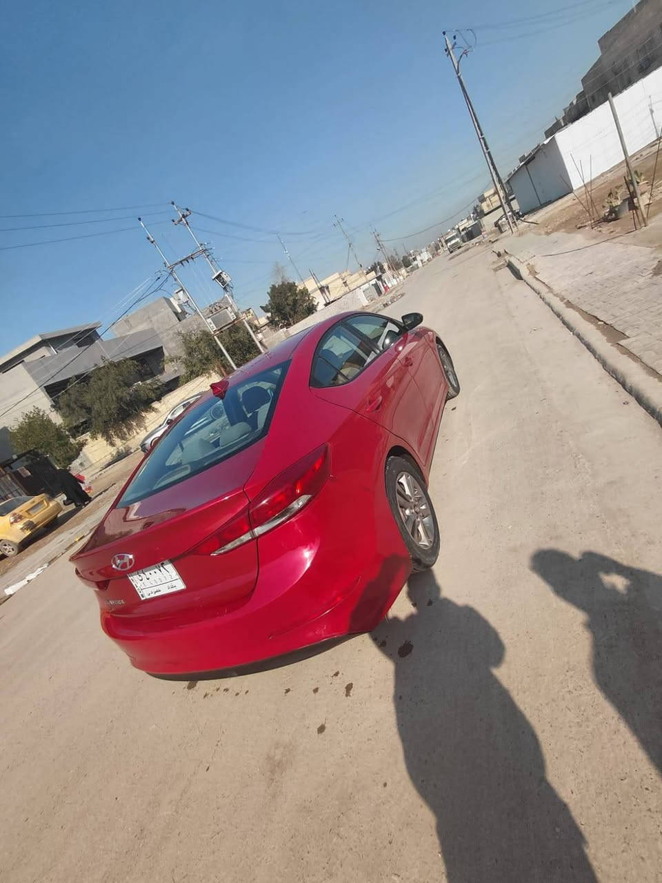 سلام عليكم عندي الانتره موديل 2018وراد أمريكي أحدثها خشم البنيد والجاملغ وبيها هنا بل عراق طخه بين الباب وجاملغ الخلفي عكس السائق الخلفي كير مكينه مكفولات مكينه 2000دوش كير ايتي تخم تاير صدر خلفي أمامي كله جديد تبريد شغال السياره ماشيه 127سياره جديدة وجاهزه مكان السياره بغداد السعر120وبيها مجال ***********
