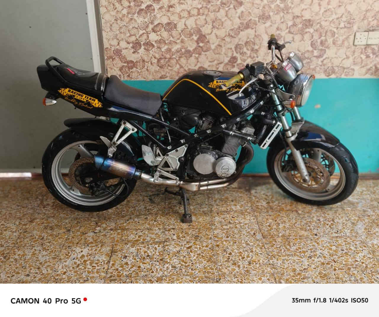 بطح سازوكي باندا محرك مكفول دراجة حلوة عوزهة ترتيب خارجي دراجة شما احجي عنهة قليل جيب فيتر وياك وتعال افحص لا مفتوح ولا نضوح ولا صوت ولا شي دراجة حلوة تخبل مال ونسة سعر 1700 بيهة مجال للشراي بي خير ويدلل
***********
