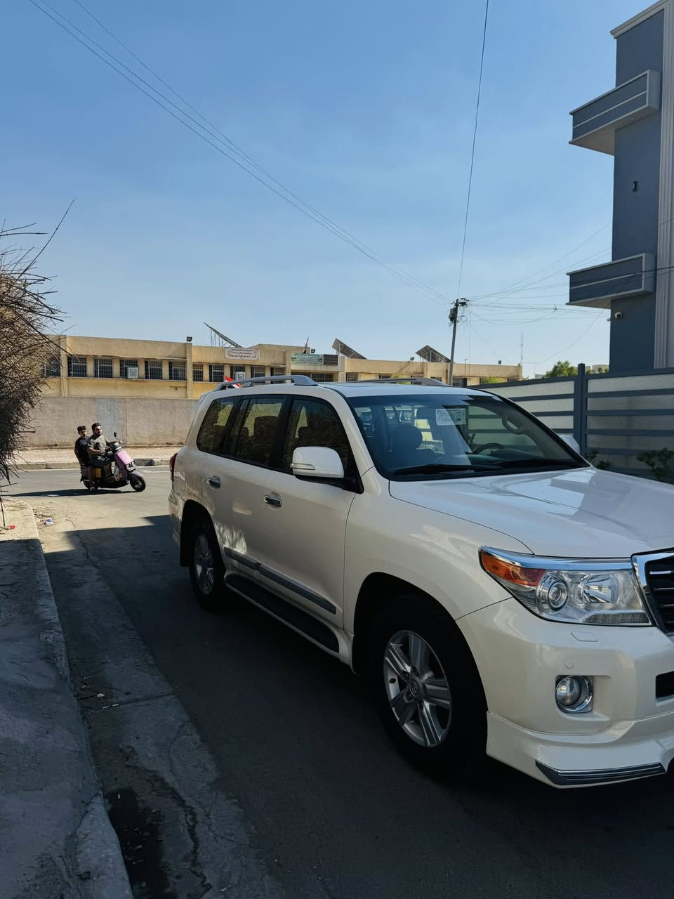 السلام وعليكم الاندكروز 2015 سياره جديده وكفاله بيه
بارد بلصندوك ما مبين ابد تحويل ثاني يوم مكاني شارع  

فلسطين سياره جاهزه من كلشي. مبيه نقص برغي. 

شراي اتصل عيوني الك ***********
