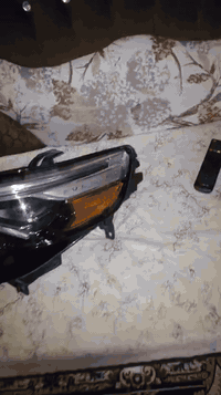 لايت زنون فورد اكسبلورر 2022 بلاتنيوم
تجاري درجة أولى /جهة السائق  
للبيع 
السعر 200$ دولار  
***********
***********
