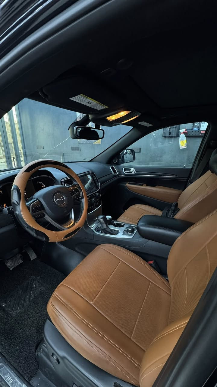 جيب كراند شيروكي  2019
لمتد 
رقم بغداد باسمي 
مغلفة ppf 
الجام عليه لاصق عاكس شمس مسموح مرورياً 
بدون حادث  بدون ايرباك  
السيارة فول ومابيهة نقص
بانوراما 
جلد 
قطعتين تبريد
تدفئة تبريد كشنات امامية
 تدفئة كشنات خلفية 
تدفئة درگة
حساسات خلفية ورادار خلفي توقف ذاتي
***********
