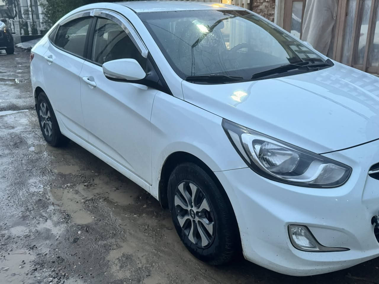 السلام عليكم 
اكسنت 2105 كفاله عامه بدون صبغ بدون تبديل بيها شخص بسيط فقط اصبع مكحل 
محرك 4 سلندر 1600
كير و محرك جدا نضيف
تدفئة تبريد

رقم ديالى انكليزي 
***********
