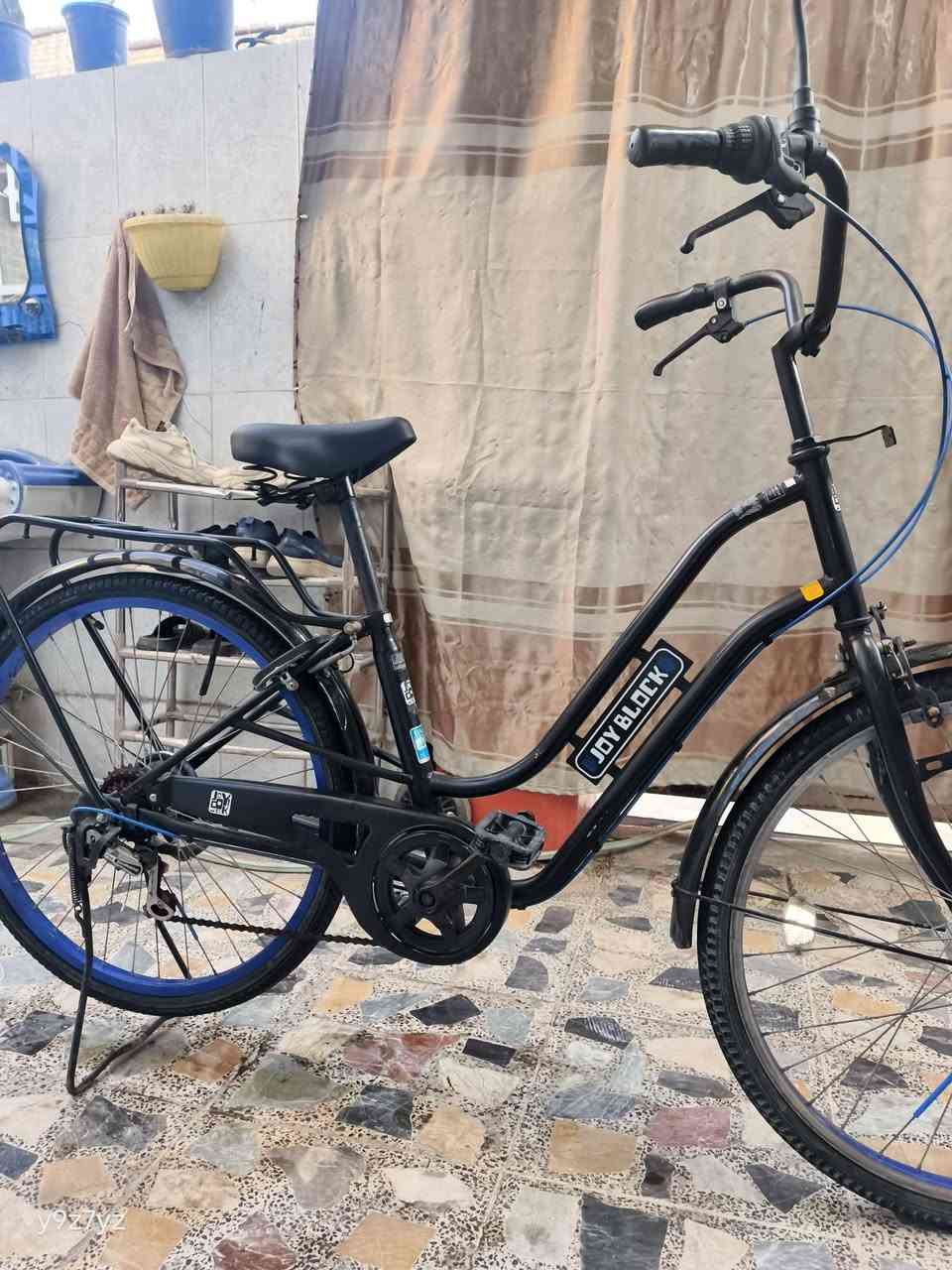 بايسكل بناتي بآلة ياباني للبيع البايسكل كامل أي نقص مابي كير ٥ نمر نضيف ما مستهلك داينمو وكل شيء بي شغال السعر 100 ألف وبي مجال حك الجية للاستفسار واتساب ***********
