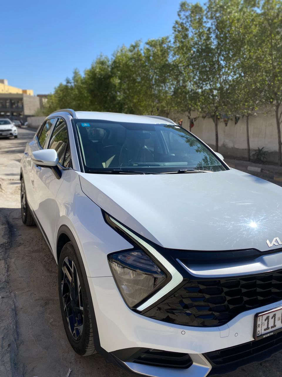 السلام عليكم 
النوع : كيا سبورتج ( خليجي) 
* السياره دوليه ام الضمان 
الموديل : 2024 
الرقم : بغداد ( بأسمي ) 
عداد المسافه :37 الف كيلو 
السياره : كفاله عامه 
المواصفات : 
* المحرك : 2000 دوش 
* بصمة + بصمة ابواب 
* شاشة دجتل 
* تشغيل عن بعد 
* تبريد قطعتين 
* كراسي كهرباء 
* شاحن وايرليست
* سايد بريك بصمه 
* فول تحكم ستيرن 
* 3 انظمه قياده 
* تدفئة كشنات + تدفئة ستيرن 
* شاشة + كاميره + كاربلي 
* اشاير بلمري + المري شفط 
* حساسات اماميه خلفيه 
* LAD نهاري امامي خلفي 
العنوان : بغداد - البياع 
السعر :227  ورقه
للتواصل على الرقم ***********
