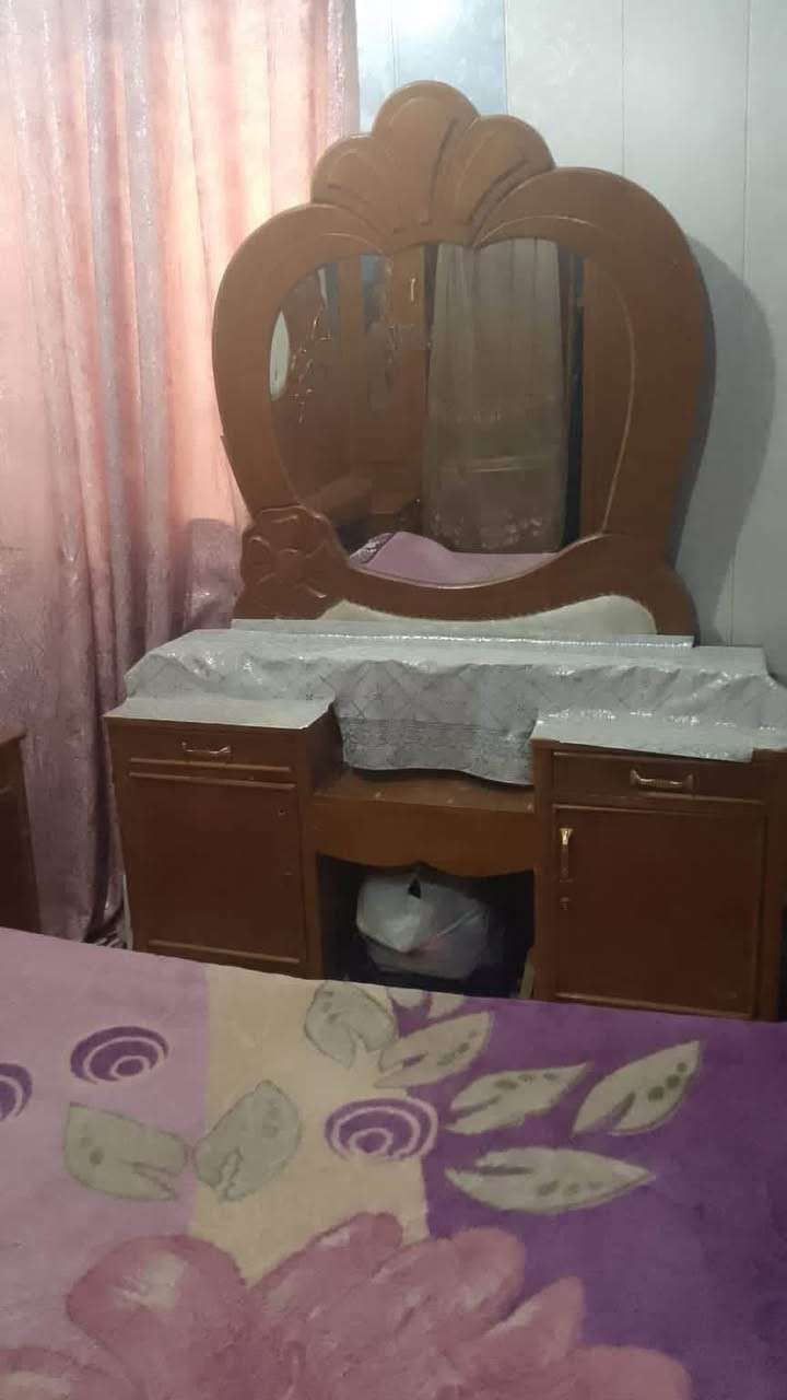 للبيع غرفة نوم صاج عراقي نظيفة 
السعر: 600 الف وبيها مجال
الرقم : ***********
العنوان: النجف حي القادسية النجف, العراق
