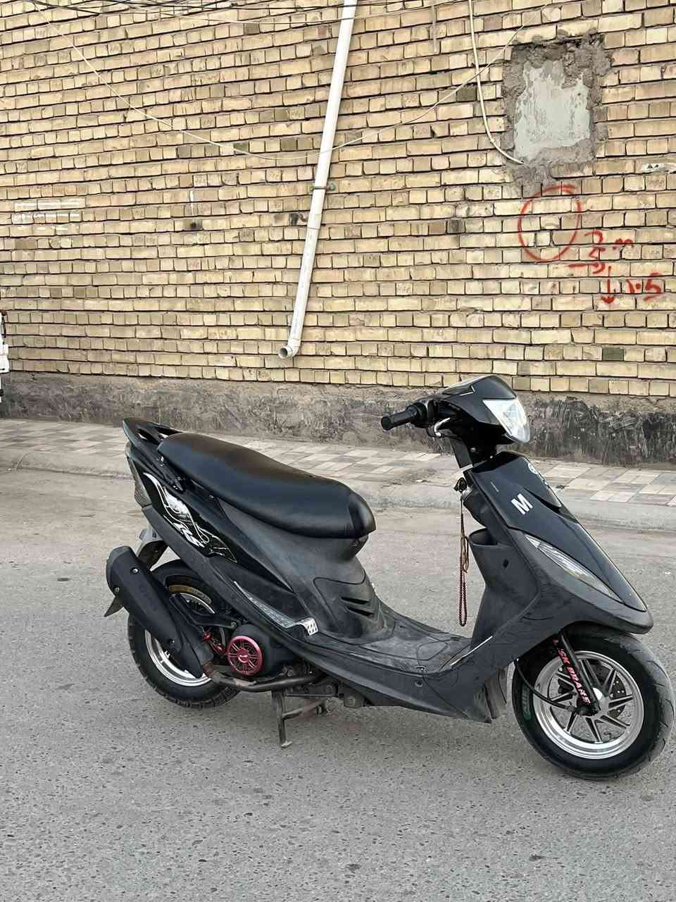 السلام عليكم ماكس عدله للبيع دراجه حاويه كله بلادي كفرات ختم واحد مكينه نضيفه بلاد سعر 900 وبيه مجال كربلاء حي السلام ‭0773 483 1066‬
