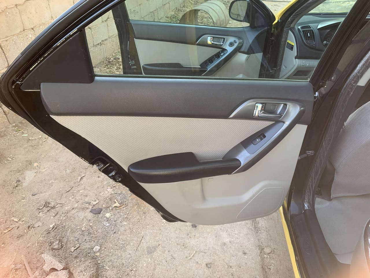 مساء الخير شبابنة الطيبين فورتي 13رقم بغداد بأسمنة مصفره هيئة وغرامات حادثها باب وجاملغ امامي لا شواصي لا الغود ولا ضربة ثنينهن القديمات عندي تريدهن اخذهن وياها مكينة وكير كفاله واتعهد بيهن حدادية جديده تبريد تخم تاير سياره معمرها ع ايدي وتعبان عليها  السعر 100 يعني شده وبيها مجال سياره احلى من الصور اخوتي كلشي اكو بسوك حته 80 رجاءأ معجبتك اعبر المنشور والله يوفقك  شوف الفيديو قبل لتتصل ***********
