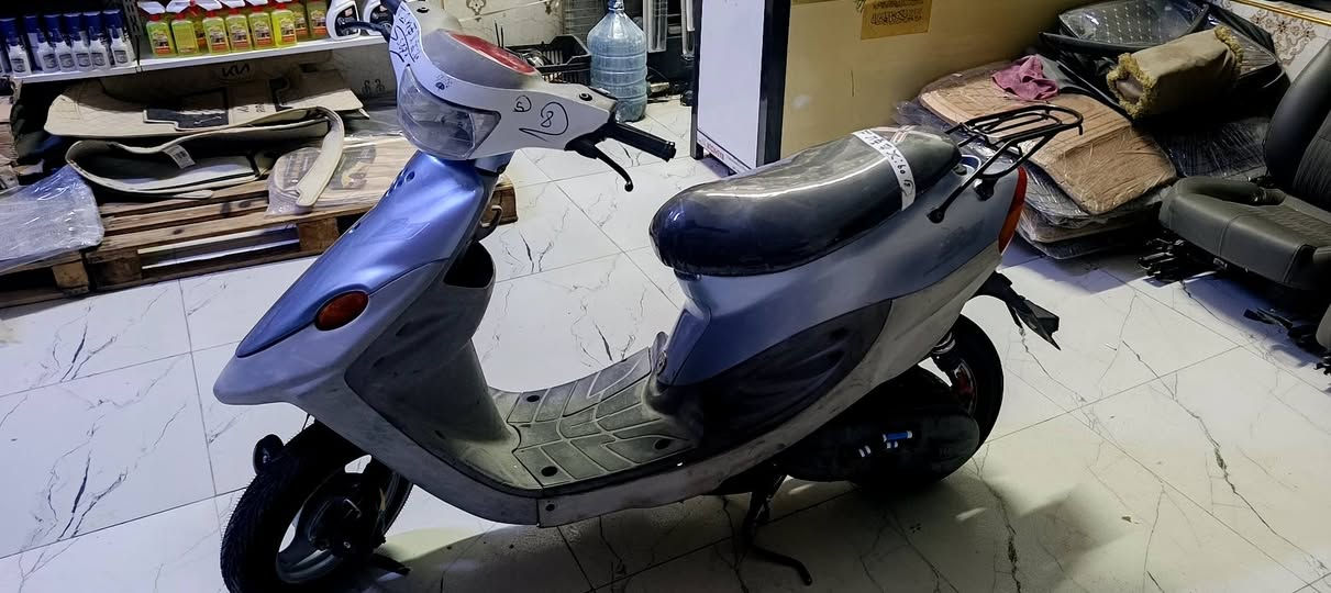 السلام  عليكم
#متاح
دراجه بيجي  ما مفتوحه  بعدها بلاد كلشي بيها  بلاد
جاهزه من كلشي كهربائيات تشتغل كلها  
 سلف &هندر
لايت &بك لايت
 & هورن
مكان سماوه مركز 
سعرها 550 وبيها مجال  حك الجيه


**إذا كنت صاحب هذا الإعلان وتريد حذفه لأي سبب، رجاءا أرسل رسالة إلى الدعم الفني**