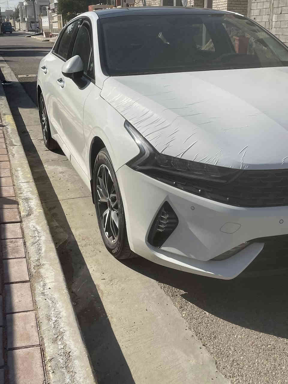 السلا عليكم
للبيع kia 5 موديل 23 خليجي مكفوله رقم اربيل بأسمي 

مكينه 2000 دوش 

للون اليض 

عداد المشي 40 الف 

فول مواصفات 

سقف بانوراما 

تحكم ستيرن جهتين 

تشغيل عن بعد 

سايد بريك بصمه 

صندوق ذكي 

مري شفط 

كشنات جلد 

كرسي كهربائي 

تدفئه كشنات 

حساس امامي خلفي 

قطعتين تبريد 

ويل حجم 18 

وبعد بيه هوايه موصفات 

مكاني الانبار 

سعر 225 وبيه مجال 

للستفسار اكثر
***********
