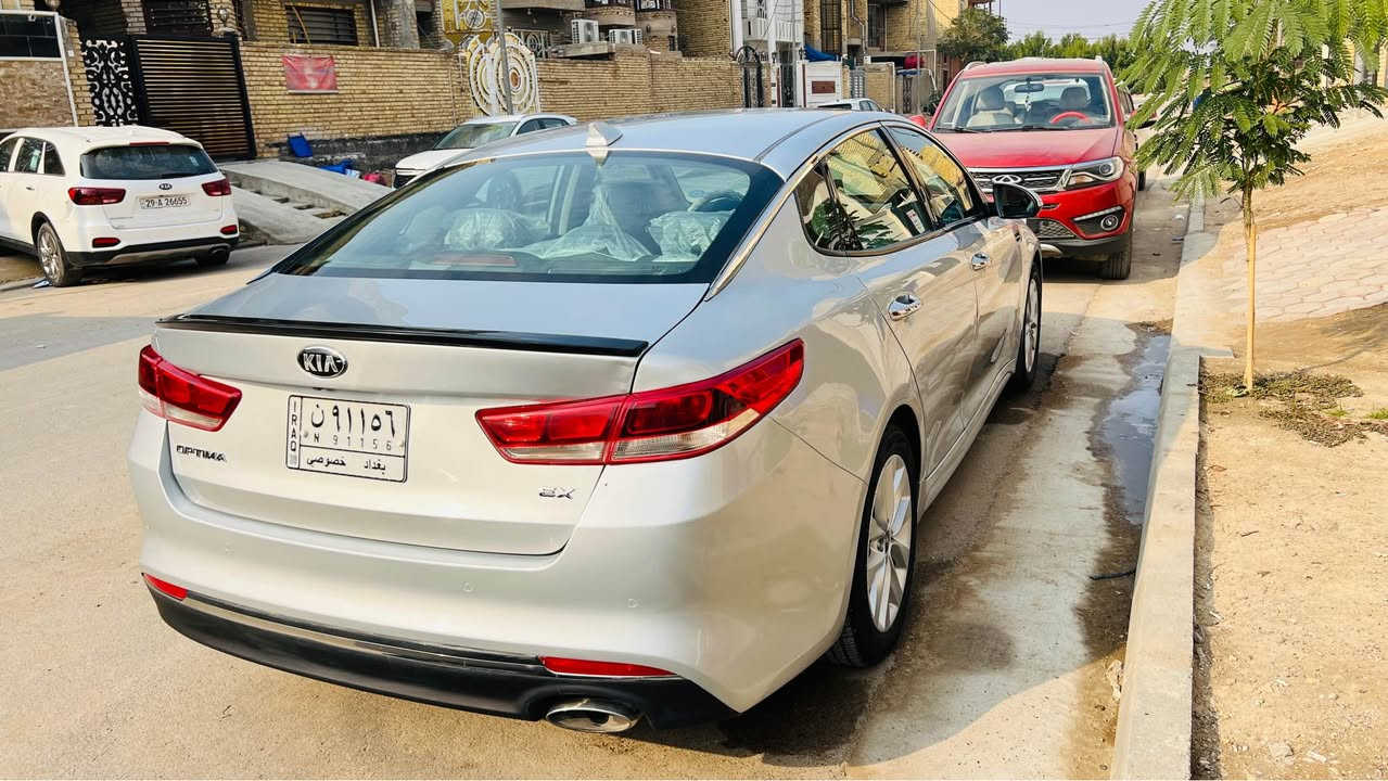 تحيه طيبه…❤️
سياره للبيع نوع كيا اوبتما 
موديل ٢٠١٨ 
رقم بغداد حره تحويل مشروع وطني 
.
وارد امريكي حادثها جاملغ خلفي فقط وعندي صور الحادث وعندي سونار رافقه بالمنشور وانت تفحص سونار من جديد يطلع صبغ او تبديل غير الجاملغ سونارك عليه 
.
فول مواصفات 1/1 عدا البانوراما
بصمه تشغيل + ابواب 
كشنات جلد 
كشنات كهربائيه 
تدفئه بالكشنات 
تبريد خلفي 
شاشه + كامره دواره 
مري قلاب 
لد نهاري 
تحكم ستيرن جهتين 
مرايات شفط 
ماشيه ٧٨ الف فقط 
وسعرها ١٣٥ وبيها مجال بسيط بعد المعاينه 
ومكانه بالكوت مركز المدينه 
وهذا رقمي *********** دهل اوران, واسط

