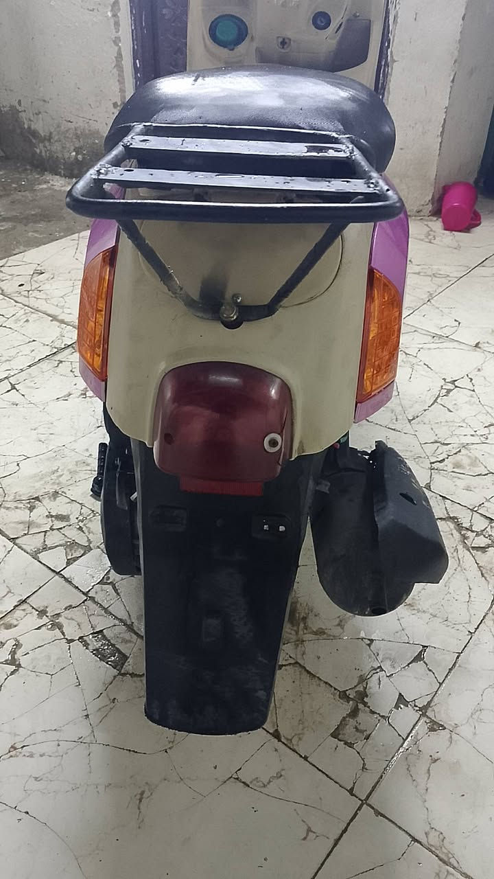 نقص قبق باتري وهلال هندر وصوت بلكلج الامامي وبيها كطعه خفيفة جدافقط كهربائيات شغاله ب450سعرها مجالها بسيط جدا ***********
