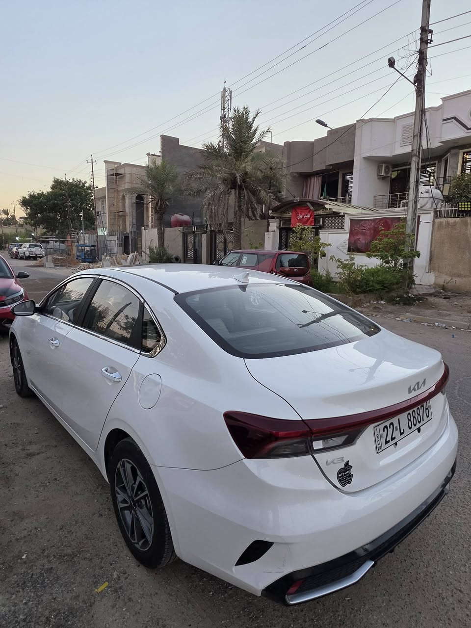 سلام عليكم
للبيع كي3 خليجيه موديل 2022 مكفوله من صبغ 
بيه ملاحضه بين البابتين اليمنه موضح بالصوره 
فول مواصفات 1\1
ماشيه 78 الف  
السعر 127 وبيها مجال قليل 
*********** عنوان بغداد الشعب
