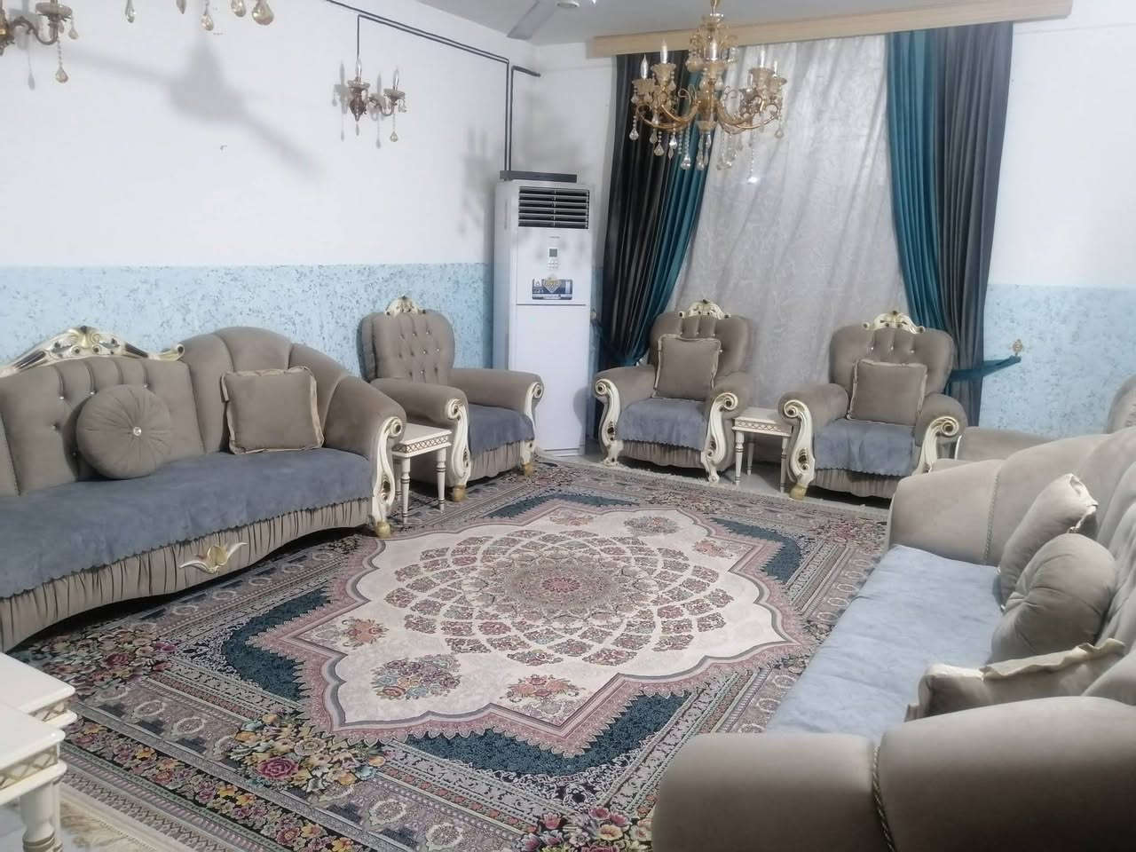 السلام عليكم
غراض بيت للبيع في  كربلاء /طويريج 
تخم ١٠ مقاعد
ديوان ٢١ مقعد سبع قنفات
بلازمة حجم ٥٨ شركة المتين
ثريات وسطيات عدد ٢
براكيت جداري عدد ٢
زولية كاشان قياس ٤في ٣
زولية شمس قياس ٤في ٣ عدد ٢
للاستفسار الاتصال على هذا الرقم *********** غير متواجد ماسنجر ولا واتساب اتصال فقط
