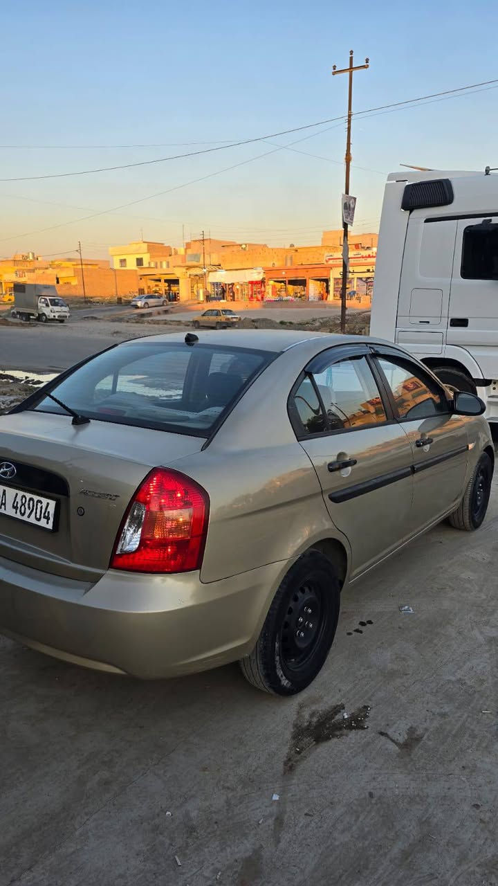 اكسنت 2009 للبيع محرك 14 فول عادي بدون ظرر فقط بخ جاملغ اليمن الامامي بدون معجون رقم جديد سنويه جديده السعر  80$ بي مجال اتصل *********** ودلل المكان موصل
