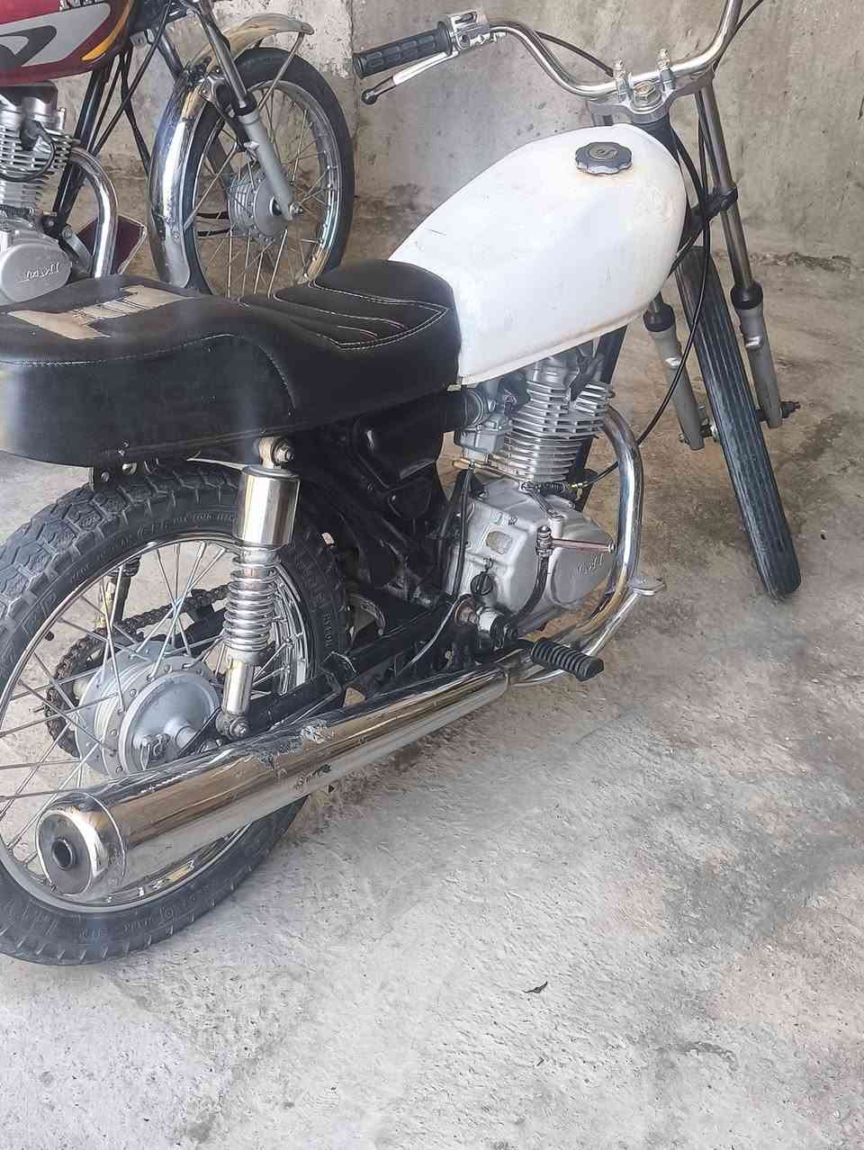 سلام عليكم  شباب دراجه للبيع بدون اوراق دراجه نضيفه سعر 400وبيه مجال ***********
