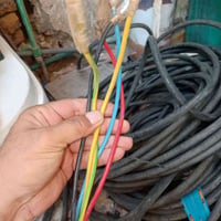 عدنه هذه الكيبل للبيع سعر المتر ١٥ الف المكان بغداد الغزاليه للاستفسار...