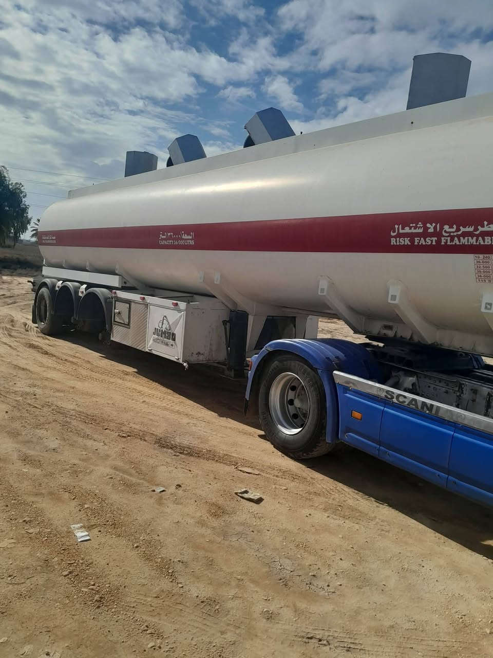 سلام عليكم للبيع سكانيه صهريج موديل ٢٠٠٣ ريتايدر تبريد مكينه ٦ ١٢٤  /٤٢٠ مكينه كير شاصي قماره كفاله عامه تانكي حازم موديل ٢٠١٧ بدون تكيال تريد بس راس تريد راس ورعربه هم يرهم سنويه هزه أرقام كله جديد السعر ٢٥٠ وبيه مجال العنوان بابل القاسم الاتصال على الرقم ***********
