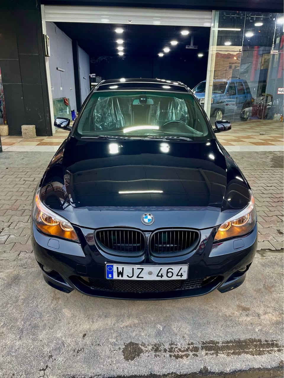 Bmw e60 model 2005 
مەنەفیست ئیبراهیم خەلیل ٢٠٢١ داخل بوە مەکینە ٥٢٥ بەنزین گیر تۆماتیک کوشن کارەبا کوشن هیتەر شاشە هەمو گیانی بەشەر ت دەعامی بۆ دەعامی یەک دینار مەسرەفی نیە شوختو ساردی نیە شوین رانیە گۆرینەوەش ئەکەم بەشتیک بەدلم بیت 
نرخ ٨٤ گەلا
Watsap ***********
شوین رانیە السليمانية, العراق
