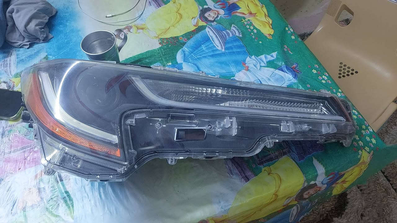 السلام عليكم من رخصت الادمن لايت ايل اي ٢٣ ٢٤ جها ليمنه للبيع فول نضافه ***********
