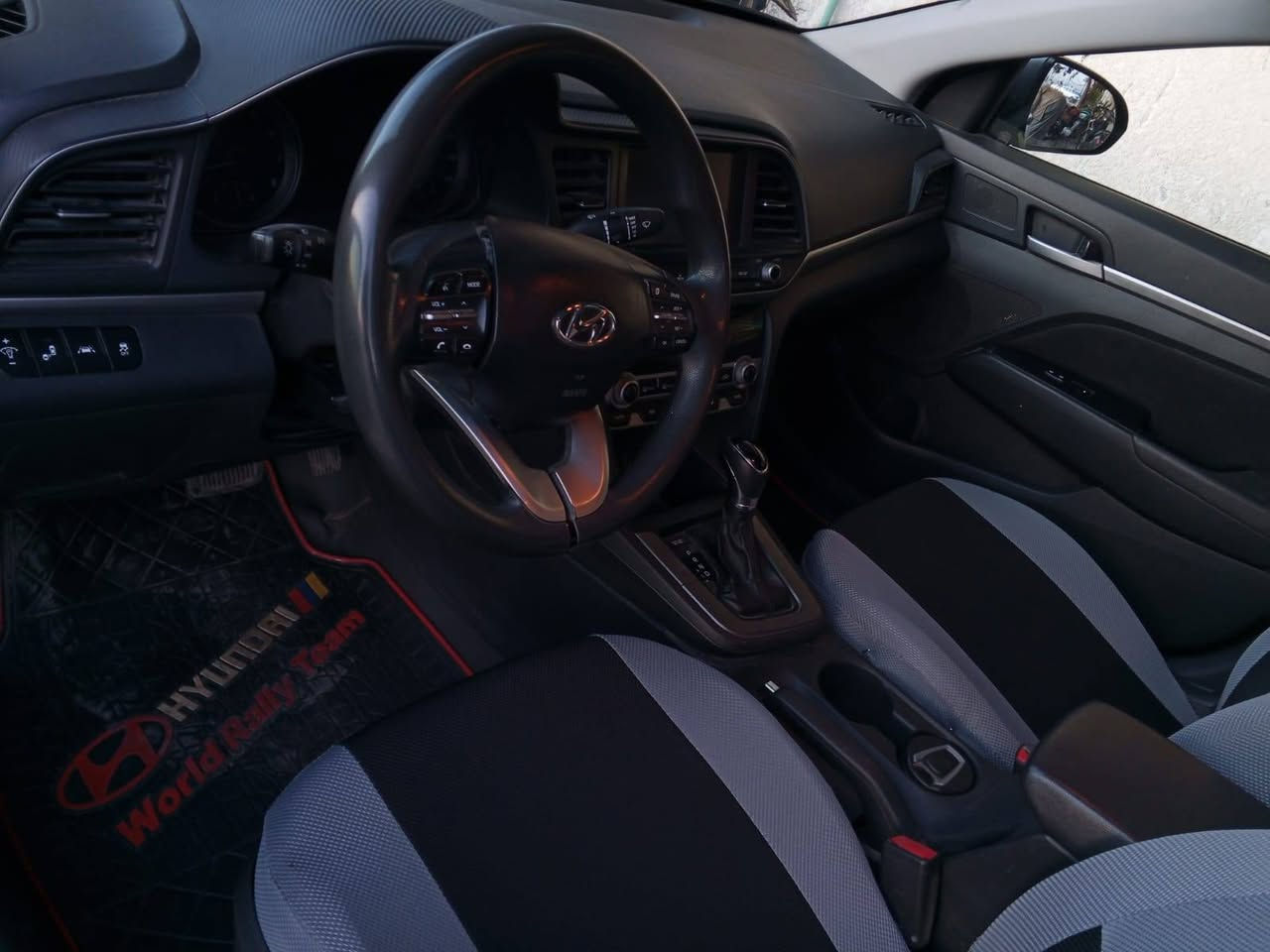 السلام عليكم سيارة للبيع نوع دوج كرفان موديل 2017وارد امريكي جاملغ خلفي بدون دواخل فووول موصفات واحد على واحد كفالة عامة كير مكينه حجم 6استندر سبعة راكب كشنات جلد كهرباء ماشية82حقيقي بيهة مكانات صبغ اثر شخوط ابيع حزام العنوان كربلاء السعر 132بيهة مجال بصيط حك الجية اتصال فقط ***********
