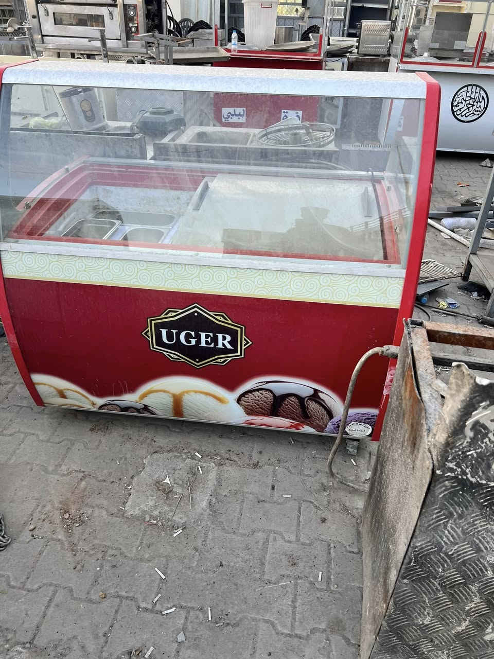 سلام عليكم 
مستعدون للتجهيز كافه المطآعم 
وبيع و شراء الأغراض المستخدمه 
سيد مصطفى ***********
