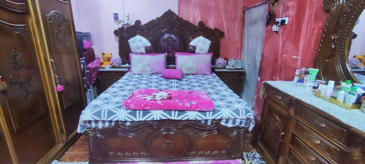 غرفة نوم نجارة السعر مليونين ونص
للتواصل واتساب: ***********
