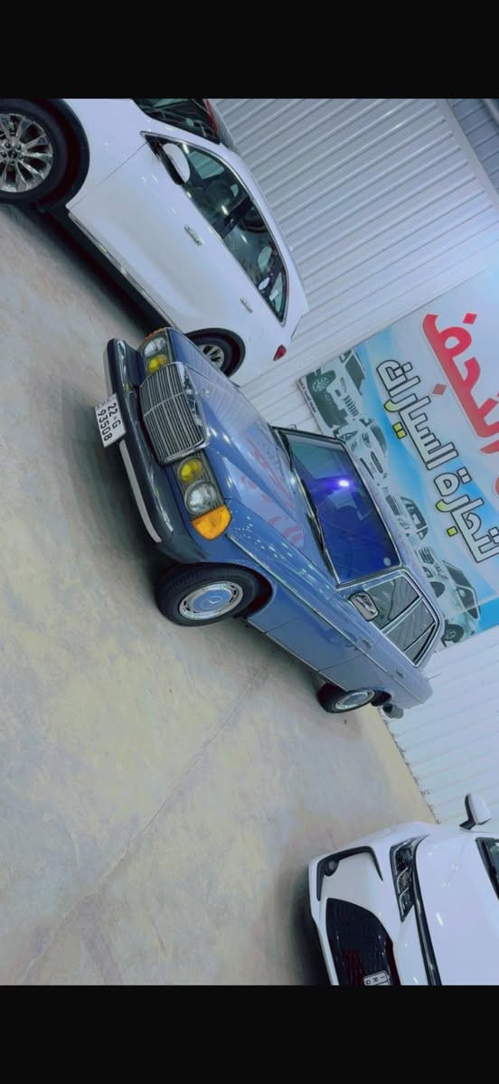 السلام عليكم
مرسيدس انتيكه وجديده جدا للبيع 
موديل 1983 محرك 4 سلندر 
رقم شمالي 
ماشيه 173 km
سياره گاز 
جديده جدا بدون تعمير بعده بحاله الوكاله 
مصبوغ فقط باامريكا
جاهزه من كلشي  
مواصفات السياره فتحه سقف داخل جلد عسلي 
السعر 130 وبيه مجال للشراي 
للاستفسار اتصل 
***********
