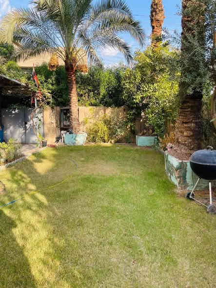 🔹للبيع بيت سكني جاهز 🔹
📍الموقع [البلديات-اليوان-المربع الذهبي]

🏠المساحة[300متر+تشجير جانبي100متر]

📐الواجهة والنزال[20x15]

🛏️عدد الغرف[7غرف نوم]

🛁عدد الحمامات[5]

✅طابو صرف/سند ملك صرف

💲[ سعر المتر ٣ مليون قابل للتفاوض] 

📞للاستفسار 
        [***********]

⭕️نحترم رأيك بس نتمنى ان تكون التعليقات بروح طيبة واحترام 
اذا ماعجبك الشي بكل بساطة تجاهلة
