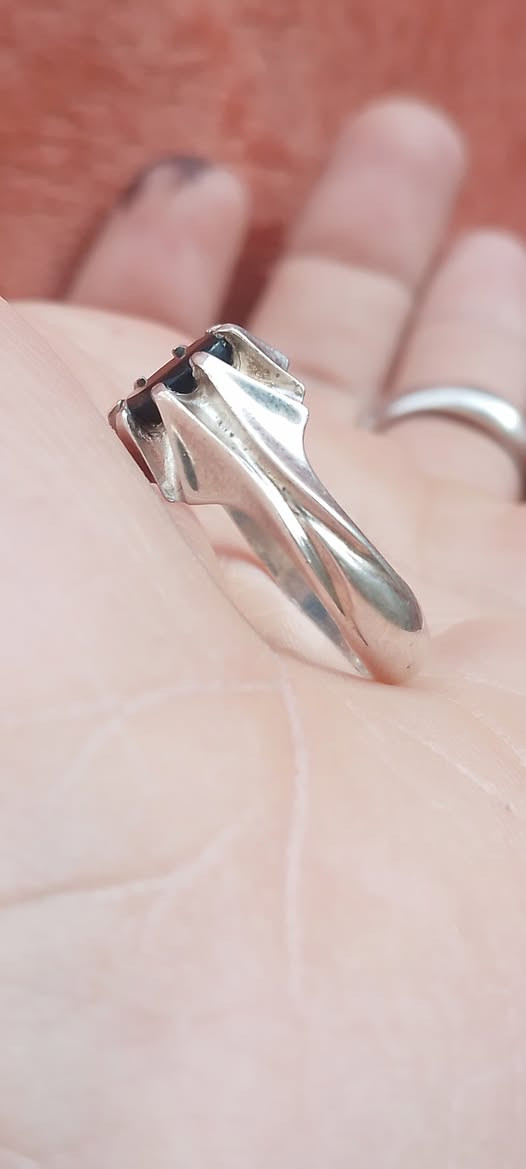 السلام عليــكم
لبيع  اي قطعه سعرها   ( 30 الـف) بدون عمله رجاءً 
قياس ( 19_20 / 23)
محبسيـن  زفيـر افريقيا  + توباز لنـدني قطع جميله 
صياغات ثكيله فضـه 
باقـــي صور لمحابس #بـتعليقات خليتهنّ
بدون إحراج توصيل ماكو  ( بدون حجز رجاء اخوي )
مكاني  بغداد مدينه الصدر


**إذا كنت صاحب هذا الإعلان وتريد حذفه لأي سبب، رجاءا أرسل رسالة إلى الدعم الفني**