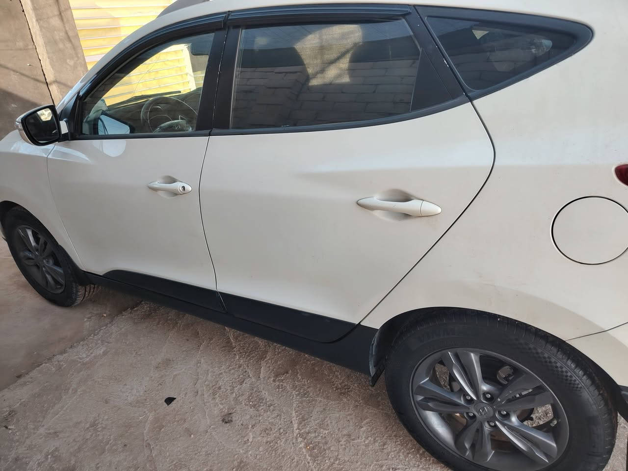 توسان موديل 13 جاهزه من كلشي السياره جديده بمعنه الكلمه كفاله عدا قطعه صبغ فقط  مكينه دوش تبريد تدفئه شغال بنرامه فتحه سقف  شاشه كامره خلفيه السياره احله منل صور  رقم بابل مداور ثاني يوم  للستفسار اتصل عل رقم  ***********
السعر146
