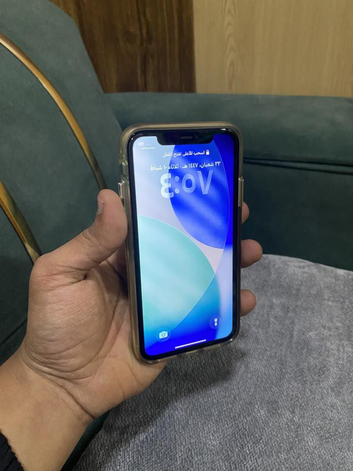 سلام عليكم 11 عادي جاهاز كلش نضيف وكله شغال فقط مبدل بطاريه اصليه ضمان فطور بصيطه بل ضهر ذاكره 64 عنوان شعب سعر 200رقم ***********
