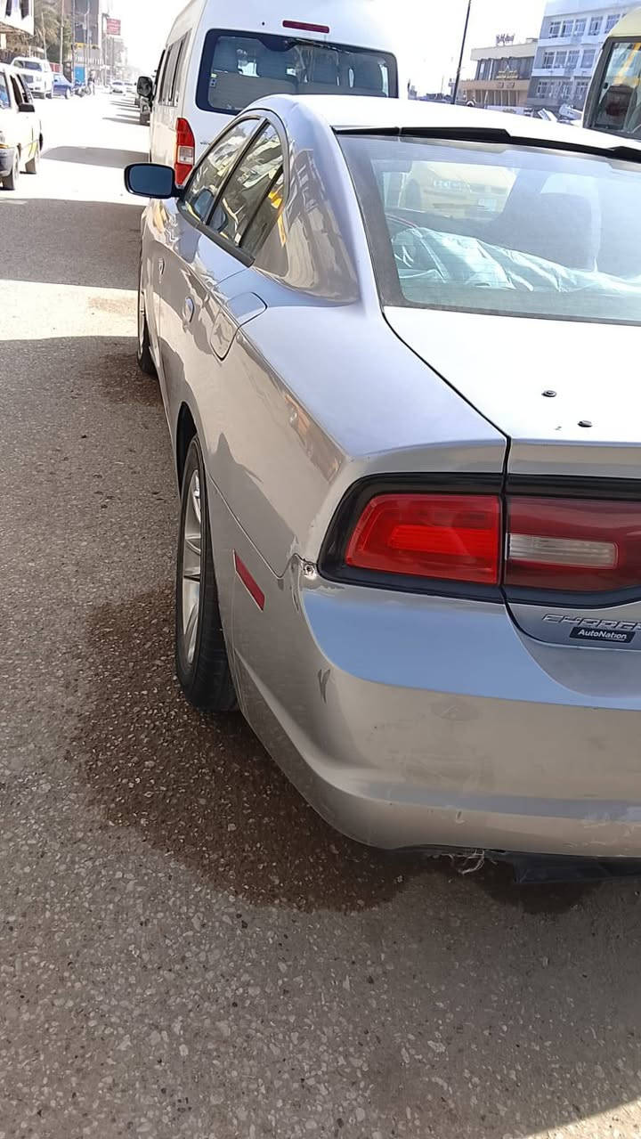 سلام عليكم. جارجر موديل 14 للبيع وارد امريكي سياره بسمي تحويل مباشر رقم الماني قادسيه مكينه 6 سلندر كير مكينه حداديه تخم تاير تبريد.  خير من الله. مواصفات بصمه كشن كهرباء  تحكم ستيرن   كير عصه.  شاشه صغيره. سياره بيهه صفحه صبغ بدون دواخل صفحة اليمنه. فقط. منضومة لايت زنون.   عنون حله حي نادر الثانيه. قرب حسينية الاياسين. السعر 140 بيهه مجال بصيط. الاستفسار ***********
