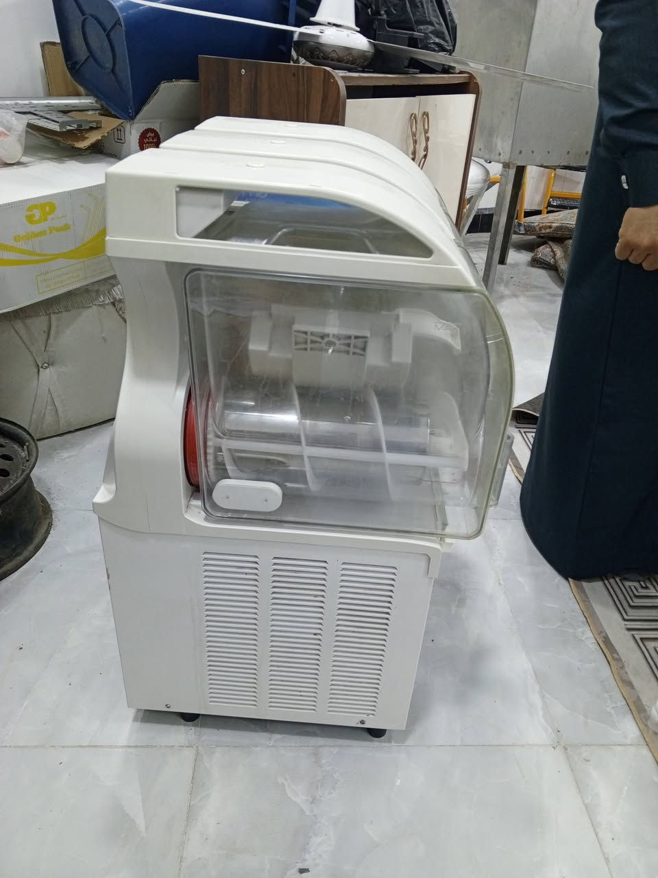 تصفية محل مرطبات المكائن للبيع
بستره صناعيه 60لتر /1
انتاجيهDS إيطالي عدد /1 
مع الشلال
سوفت تركي عدد 1
ماكنة ازبري ايطاليا ثلاث احواض/1
عارضة ايطاليه 12 بلنكات عدد/ 1
بلنكات حديد عدد /18
عارضة تجميد ايطاليه افقيه /1
ميز عرض عدد2 طول 3م /1.5 م
ميز جلوس منوع عدد/6 و16 كرسي
كبوس عرض حجم كبير عدد/1

علمآ جميع المواد استعمال قليل
*********** ابوالحسن
