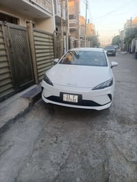 بي واي دي سيل ٥ موديل ٢٥ سياره ماشيه ١٠٠٠ يعني بعدها زيرو سياره بعدها ...