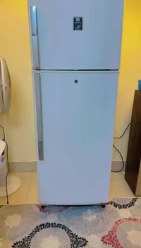 ثلاجة • حجم كبير • شرط تجمد