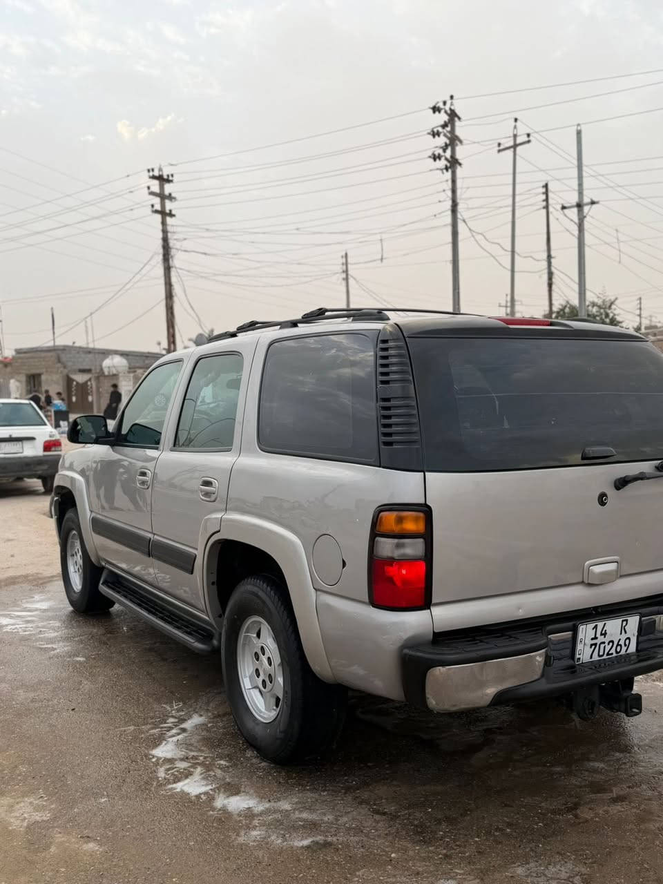 السلام عليكم.  للبيع. تاهو اللفيني.  ابتر. 2000.  رقم بصره انكليزي. سنويه لغايه 2030.  كفاله. من الضربه والكص. والصبغ. عده البنيد سبب جراد.  مكينه 5300 كير 700. تبريد شغال خلفي ومامي.  حداده كلش حلوه كهربئيات. عامه طخم تاير.  السعر 118. جوه السوك.  العنوان. بصره. هاتف ***********
