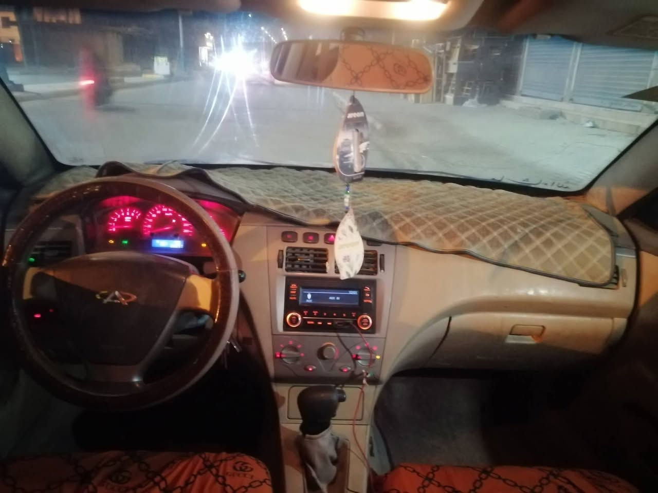 السلام عليكم  شيري اي فايف موديل 2013 السياره مال جناي سعرها 35 وبيه مجال السياره محوره كير ومكينه ياباني 
*********** صاحب السياره مكان السياره السماوه المركز
