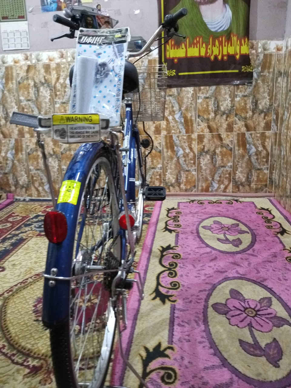 بايسكل للبيع حجم 27كير حساس بناتي اللون ازرق السعر 150الف دينار***********
